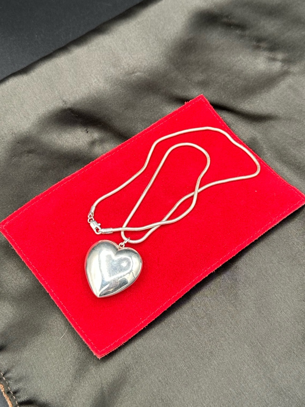 Vintage Sterling Silver Puffy Heart Pendant Necklace w Snake chain 13.6g